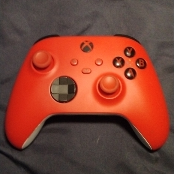 Xbox series S controller - Picture 1 of 3